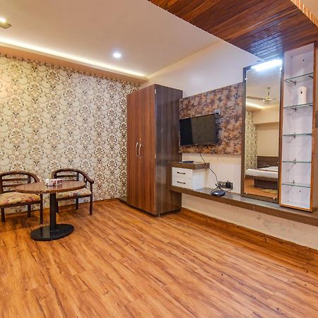 Готель Fabexpress Glory - Nr Skywalk Bridge Pimpri-Chinchwad Екстер'єр фото